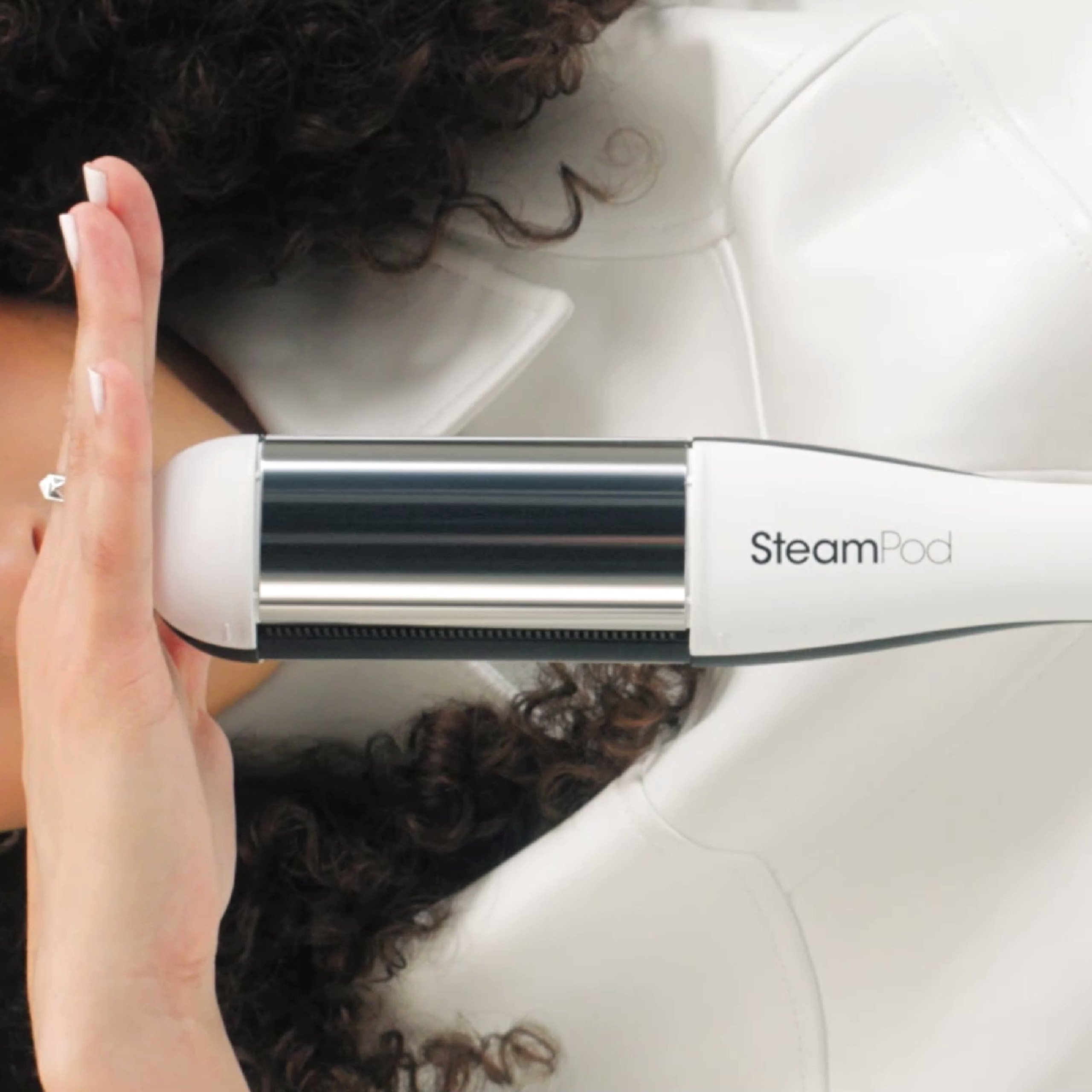 SteamPod 4 is definitely your go-to styler to create an infinity of lo